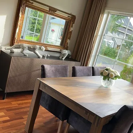 Helt Hus Leies Ut Under Fiskeri Messe 2025